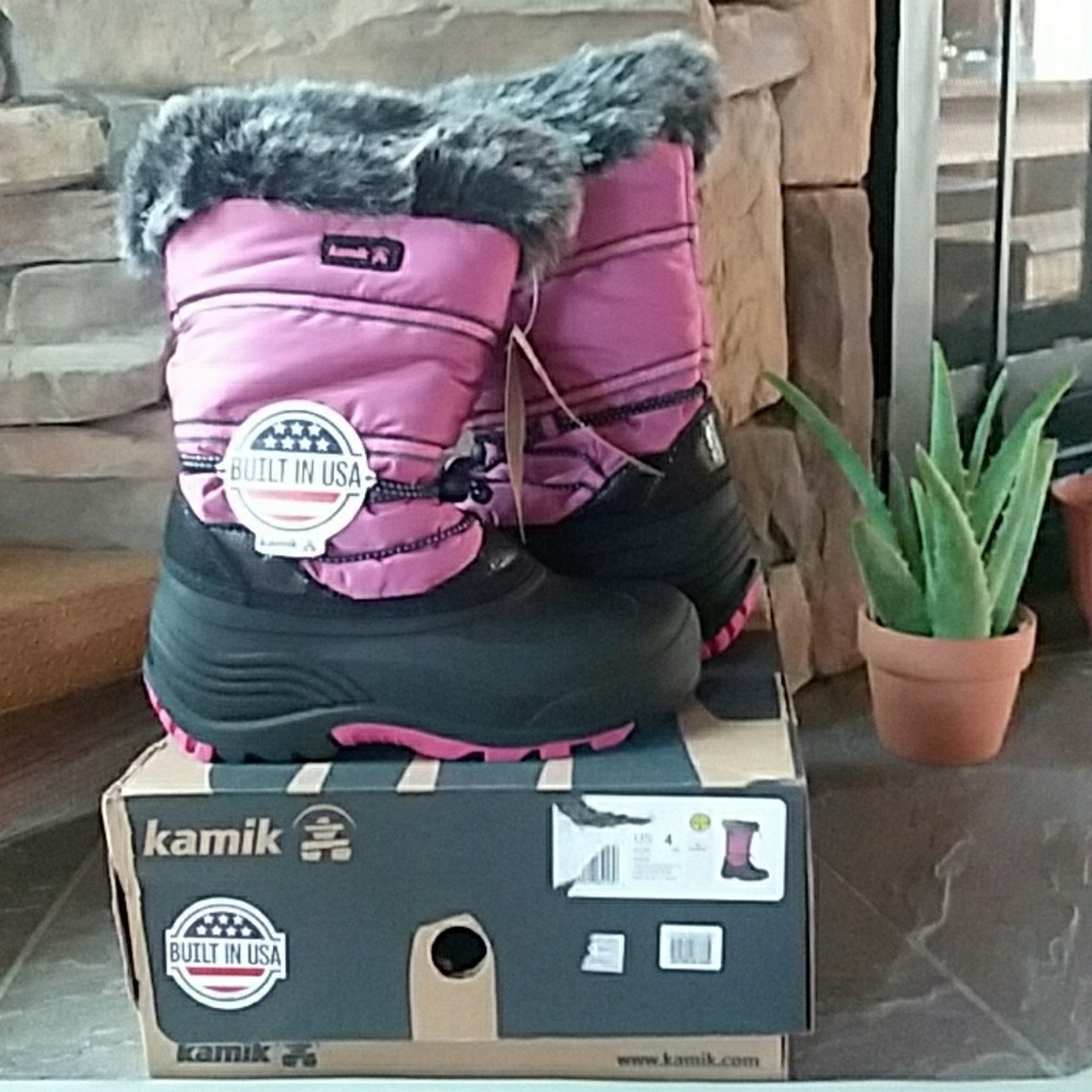 Girls size 4 Kamik winter boots